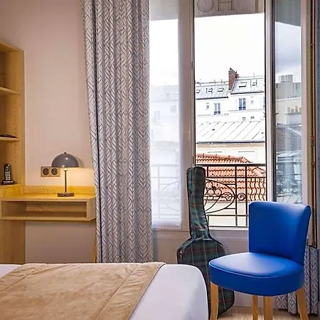 Charlemagne Hotel 3*