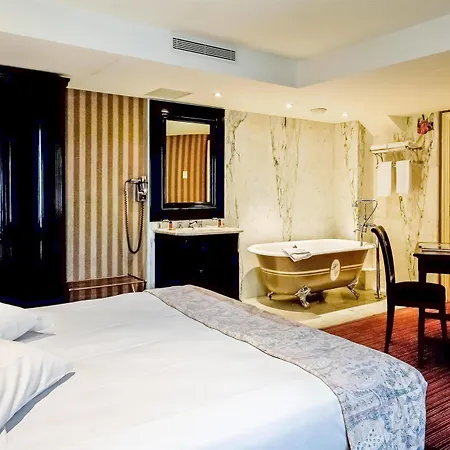 Charlemagne Hotel 3*