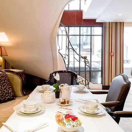 Charlemagne Hotel
