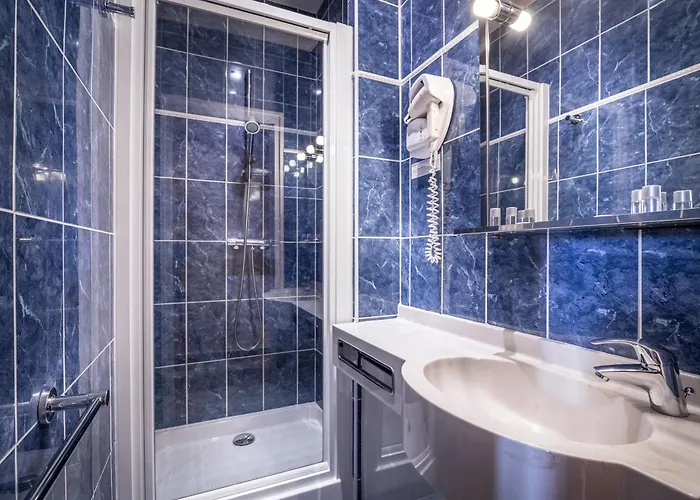 Charlemagne 3* Neuilly-sur-Seine