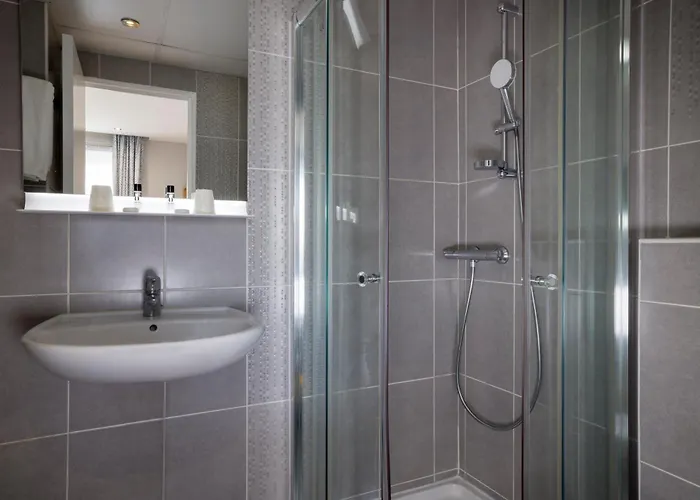 Charlemagne 3* Neuilly-sur-Seine