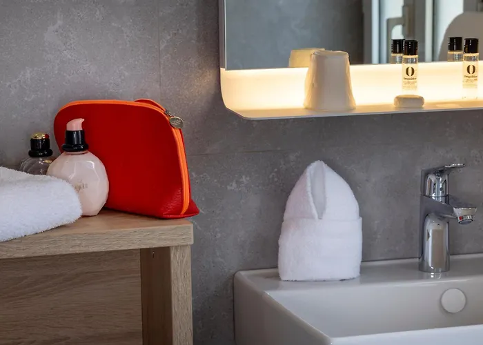 Otel Charlemagne Neuilly-sur-Seine