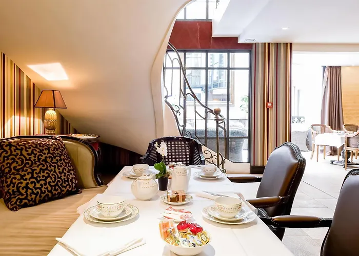 Charlemagne Otel